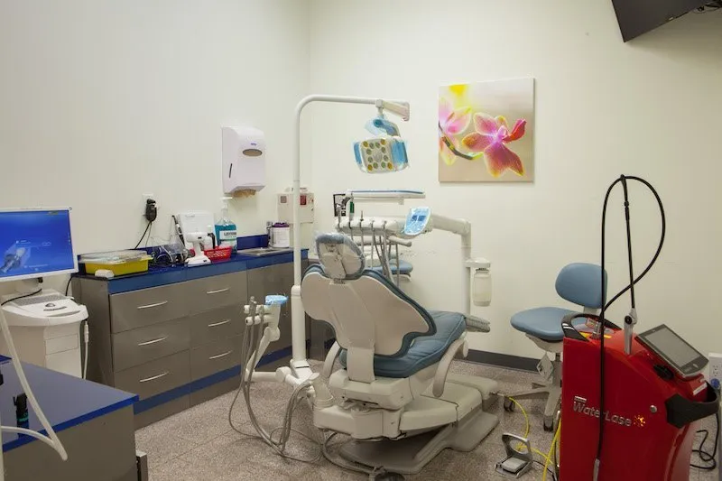 Picture of treatment chair in room